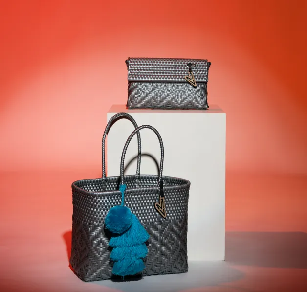 Maria Victoria | Glow Silver DI | Upcycled, Handwoven, Clutch