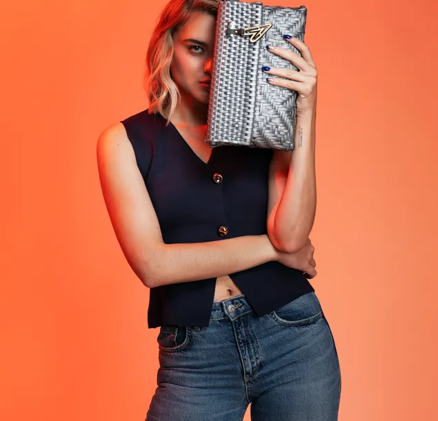 Maria Victoria | Glow Silver DI | Upcycled, Handwoven, Clutch