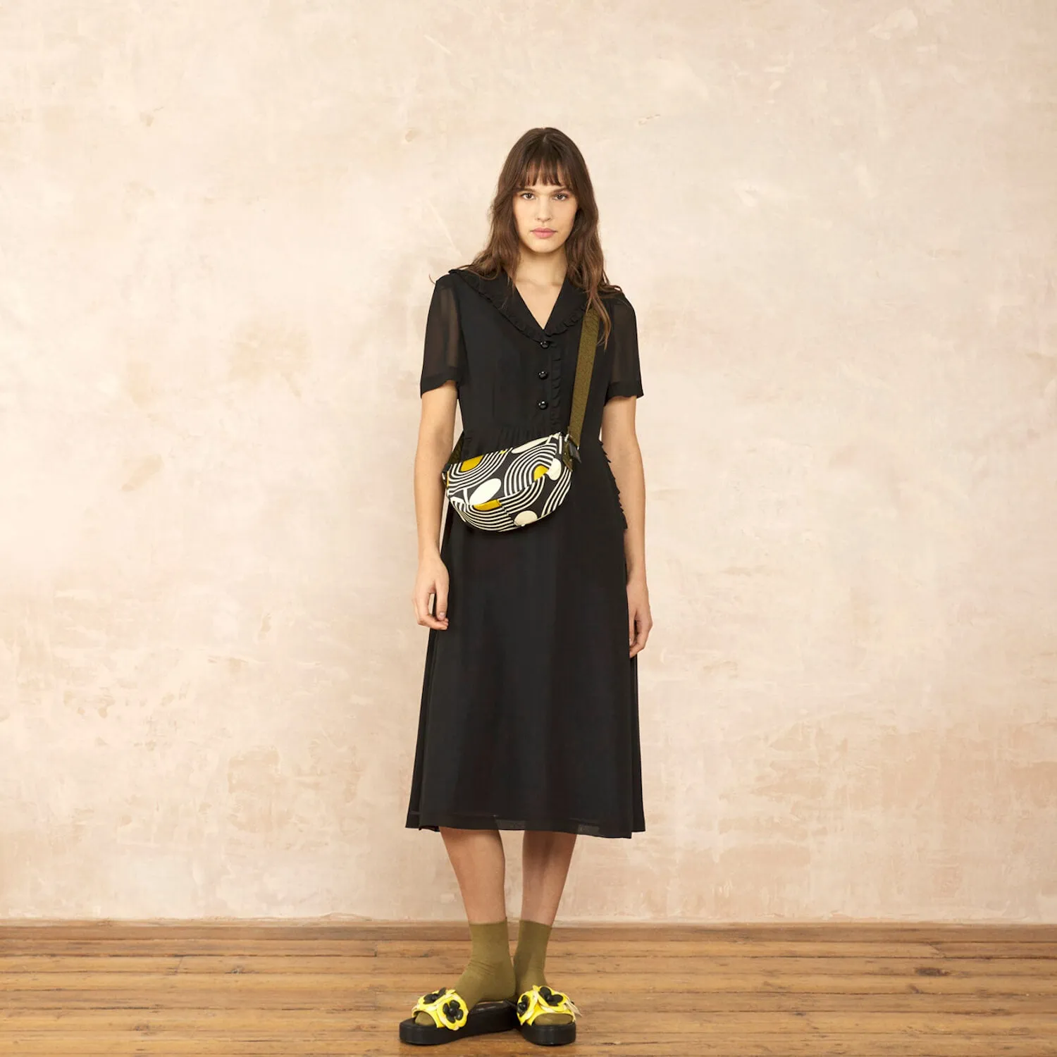 Mini Rounder Crossbody - Giant Striped Tulip Noir