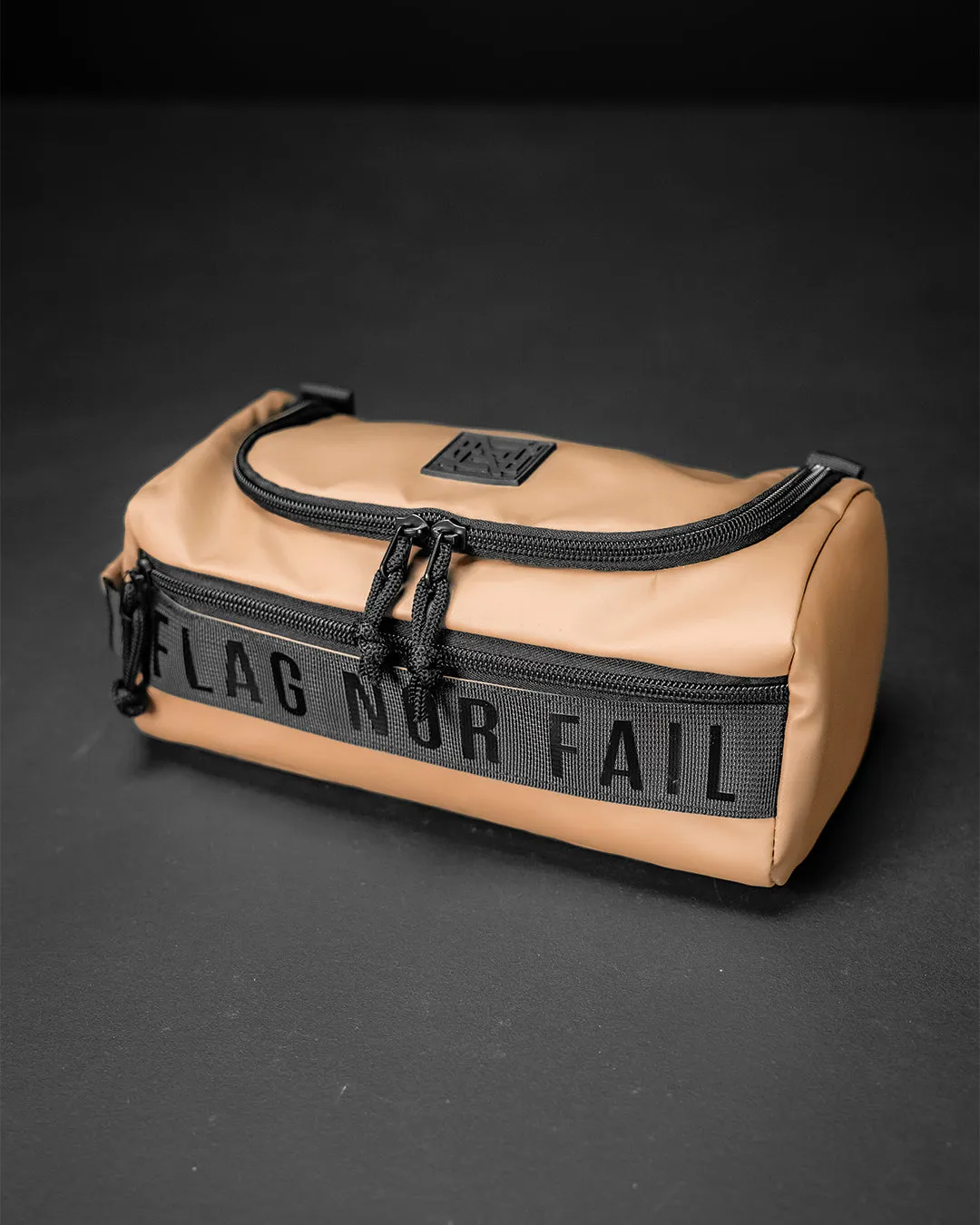 MOMENTUM TOILETRY CASE 2.5L - SAND