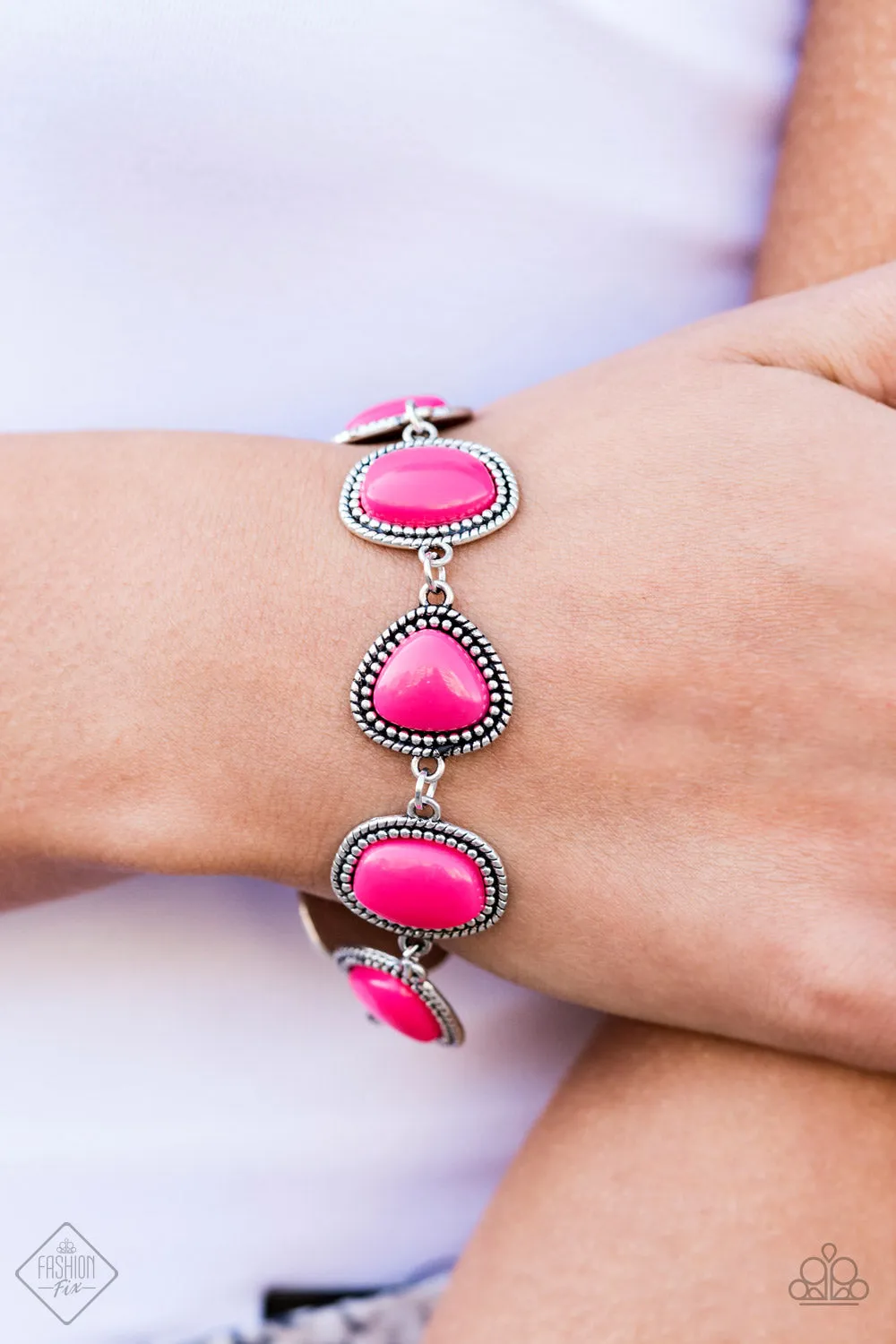 Paparazzi Accessories  - Vividly Vixen #B598 Peg - Pink Bracelet