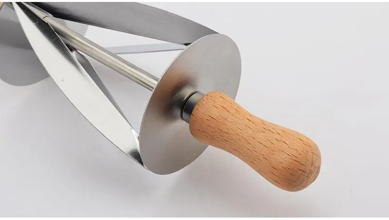 Rolling Cutter For Croissant Making